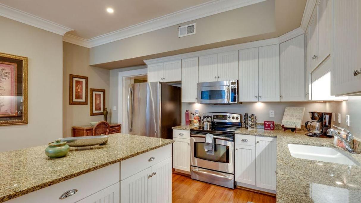 201 York #3 - Homey Downtown 2 Bedroom Steps From The River Savannah Exteriör bild