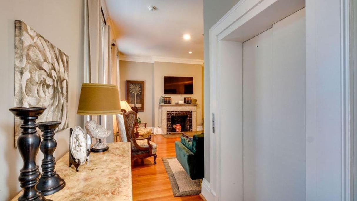 201 York #3 - Homey Downtown 2 Bedroom Steps From The River Savannah Exteriör bild