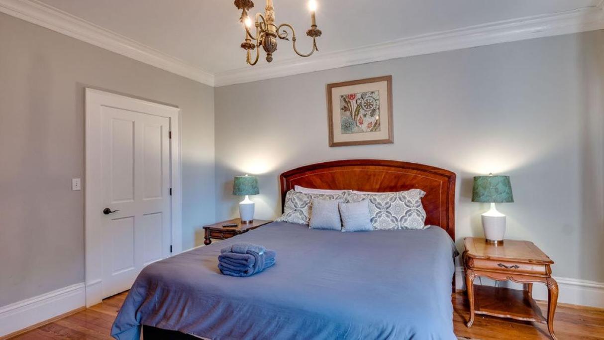 201 York #3 - Homey Downtown 2 Bedroom Steps From The River Savannah Exteriör bild