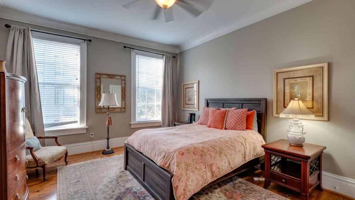 201 York #3 - Homey Downtown 2 Bedroom Steps From The River Savannah Exteriör bild