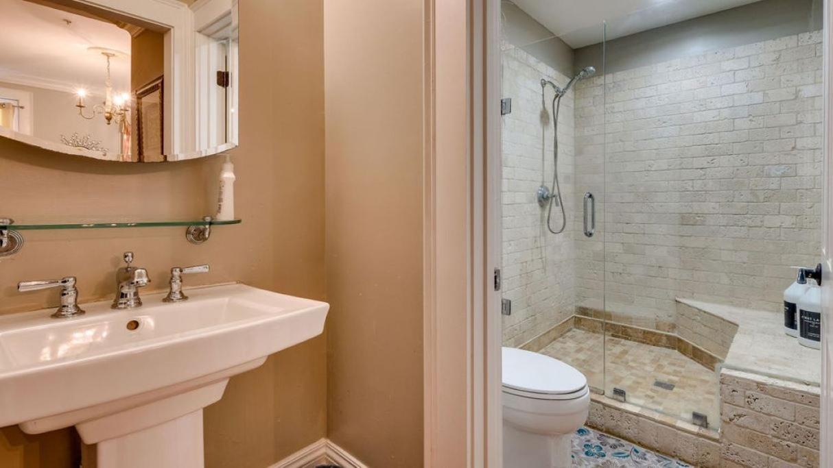 201 York #3 - Homey Downtown 2 Bedroom Steps From The River Savannah Exteriör bild